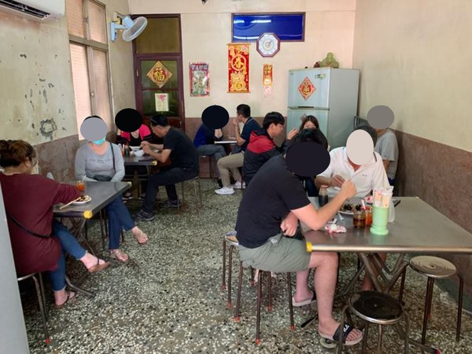 徐家酸菜麵內用區