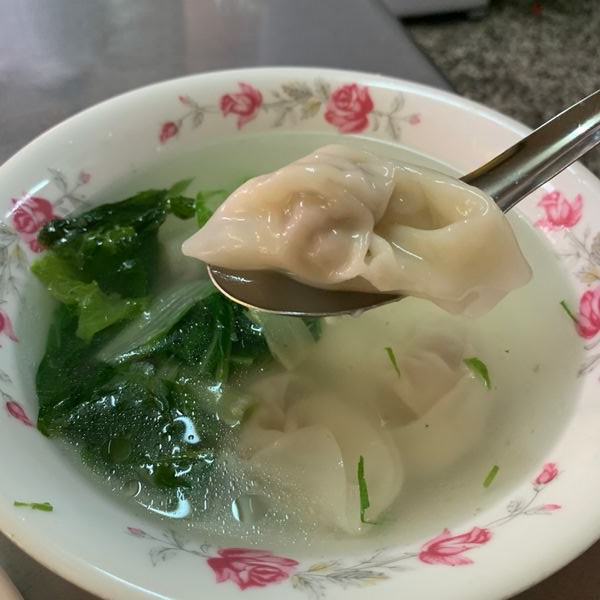 台南北區徐家酸菜麵店餛飩湯