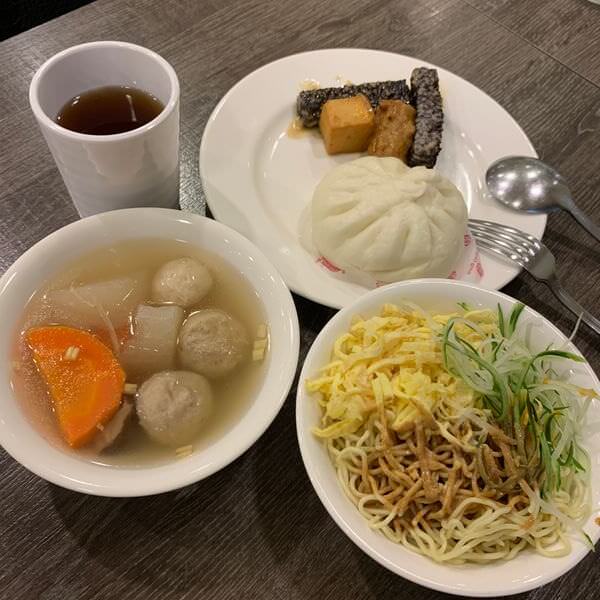 [台南住宿] 康橋民生館。安平區中西區住宿推薦。宵夜吃什麼