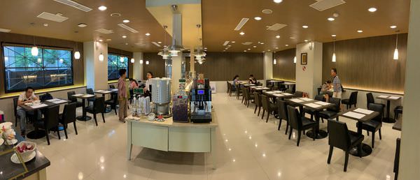 [台南住宿] 康橋民生館。安平區中西區住宿推薦。餐廳