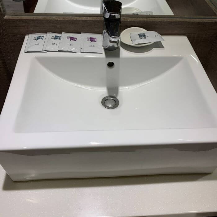 [礁溪住宿] 福岡6號溫泉飯店。洗手台