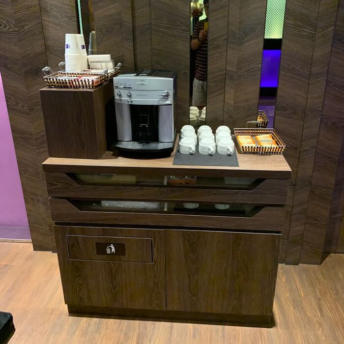 [礁溪住宿] 福岡6號溫泉飯店。一樓咖啡機