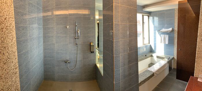 悅豪大飯店新竹館。新竹火車站附近休息住宿推薦。步行只要5分鐘。 - 第11張圖 悅豪大飯店新竹館。精緻商務防浴室