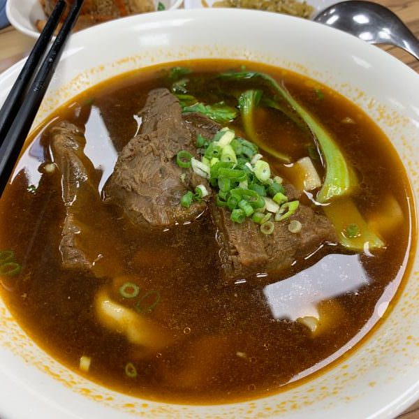 [竹北美食] 家禾手作麵食館縣政店。竹北牛肉麵推薦。紅燒牛肉麵
