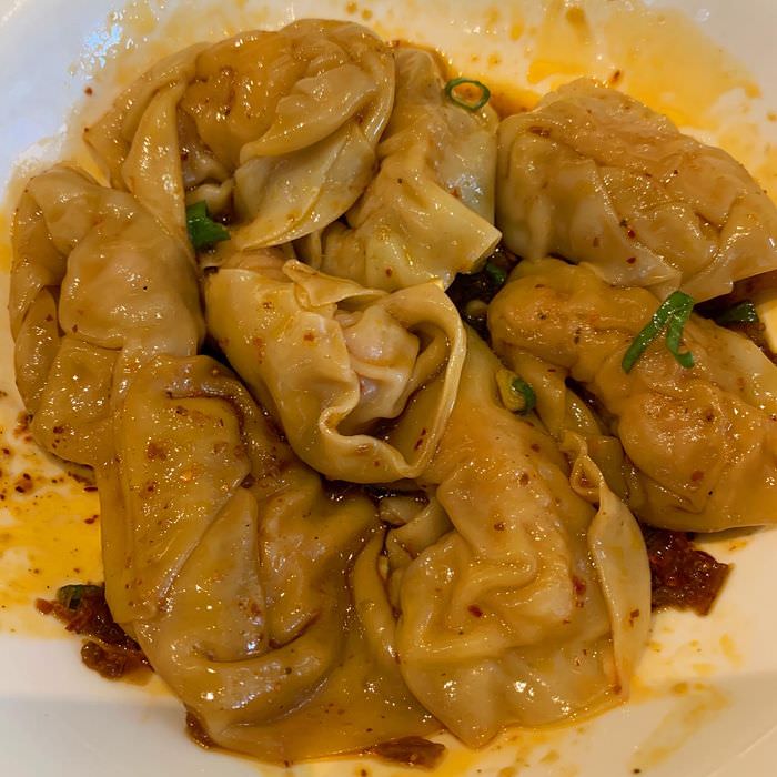 [中永和美食] 五草車中華麵食館永和店。紅油蝦仁抄手2