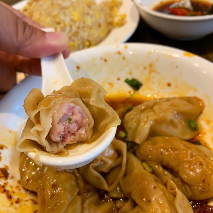 [中永和美食] 五草車中華麵食館永和店。紅油蝦仁抄手3