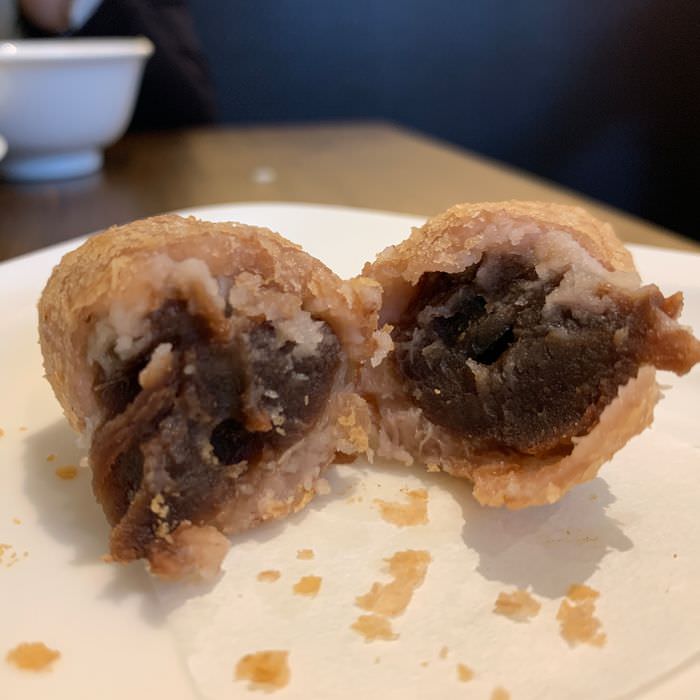 [中永和美食] 五草車中華麵食館永和店。芋泥球內陷