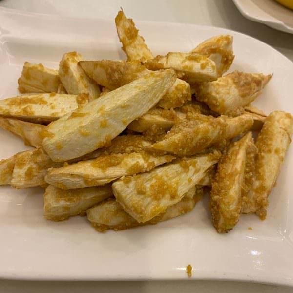 全家福客家菜館竹北館。金沙茭白筍