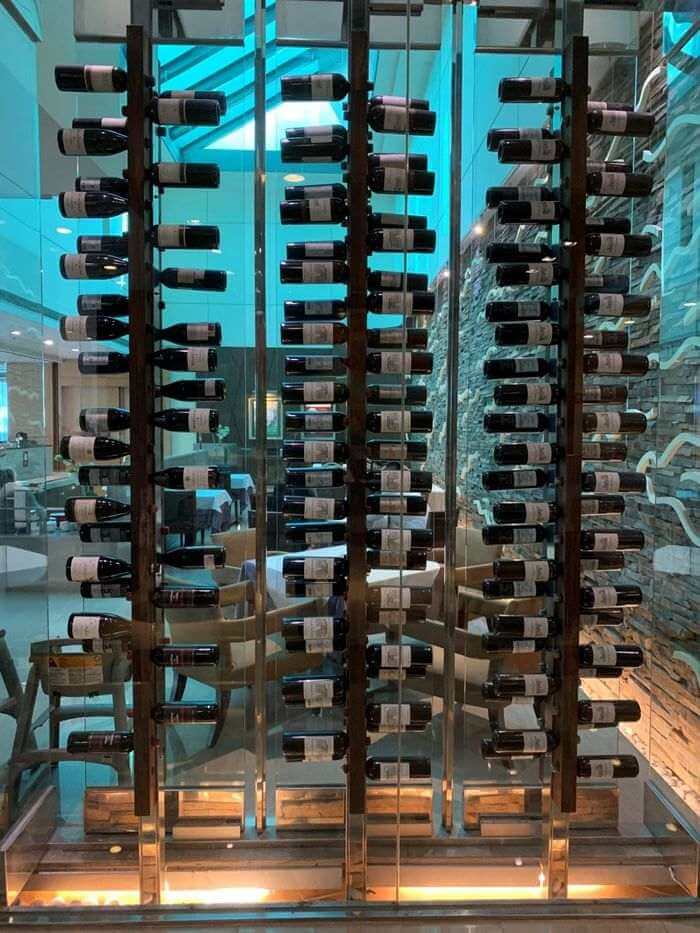 [台南安平住宿]臺邦商旅。紅酒牆，拍照打卡