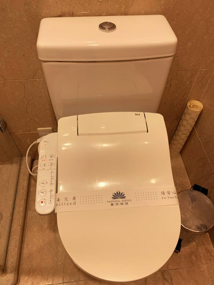 [台南安平住宿]臺邦商旅。商務商人房ROCA免治馬桶