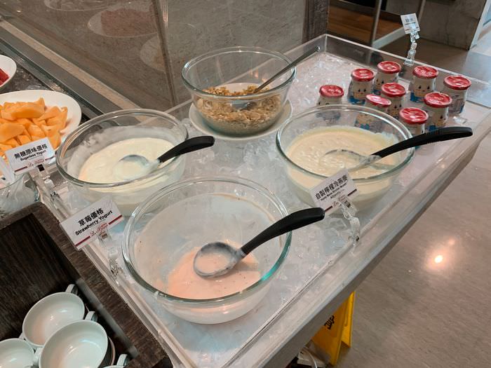 [台南安平住宿]臺邦商旅。早餐優格