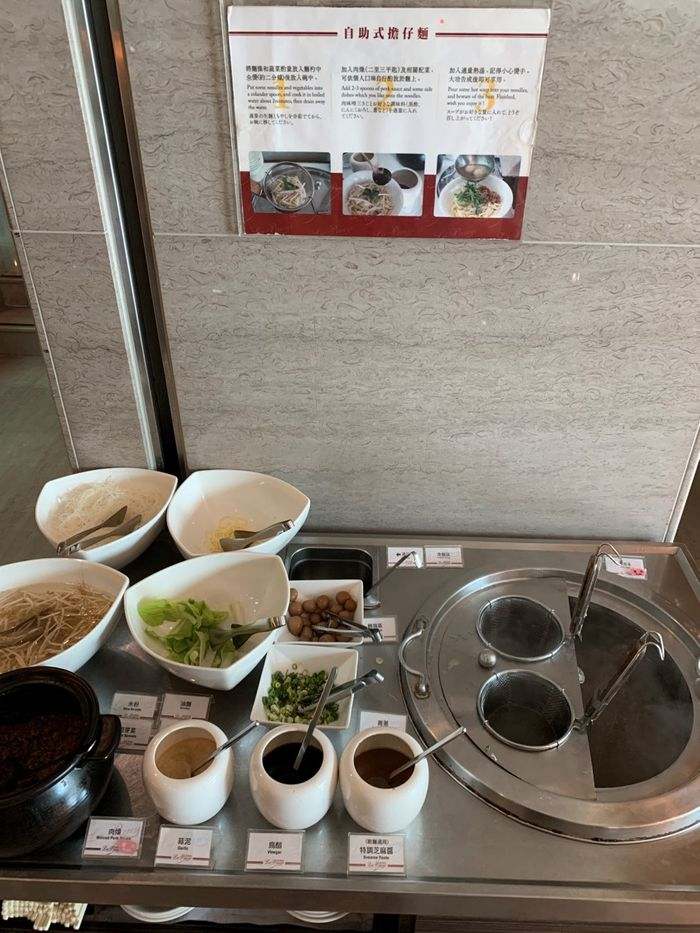 [台南安平住宿]臺邦商旅。早餐自助擔仔麵