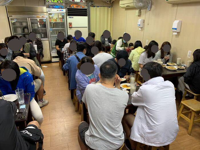 新竹阿婆早餐麵店/十八尖山新竹高中附近美食早餐午餐推薦/美味的背後藏著令人動容的堅毅故事/內用區域
