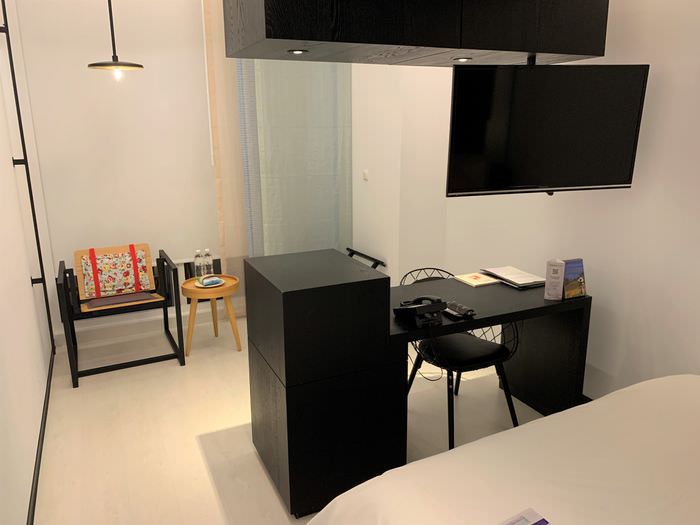 台南東區住宿/老爺行旅The Place Tainan/台南住宿飯店酒店推薦/設計風格結合在地元素飯店雙人房房間內部