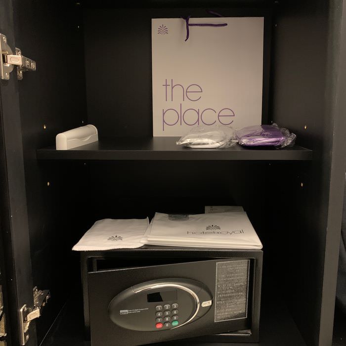 台南東區住宿/老爺行旅The Place Tainan/台南住宿飯店酒店推薦/設計風格結合在地元素飯店保險箱