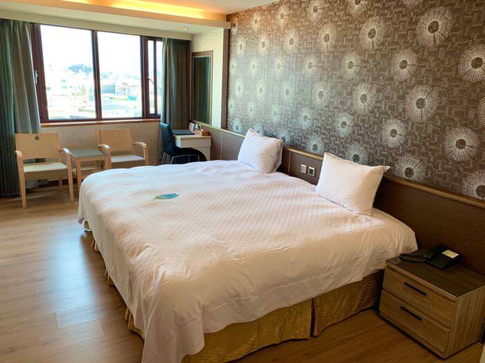 雲林斗六住宿推薦/緻麗伯爵酒店/超大的床、精緻客房