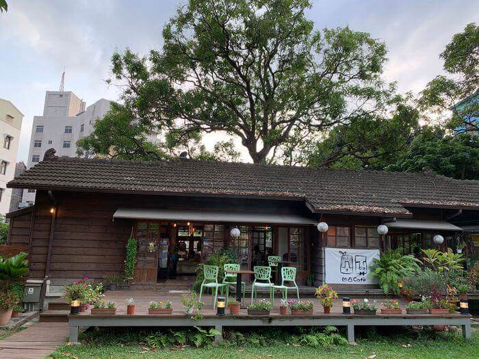 雲林斗六住宿推薦/緻麗伯爵酒店/凹凸咖啡廳