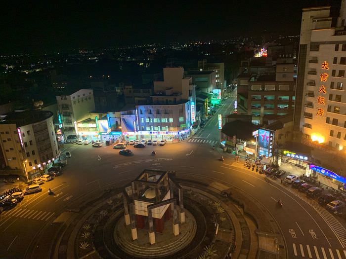 雲林斗六住宿推薦/緻麗伯爵酒店/斗六圓環夜景