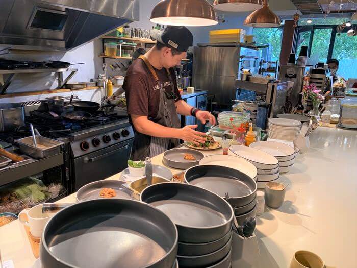 二十四分之一早午餐/新竹竹北早午餐推薦/戰斧豬排和各種剛出爐的麵包 - 第7張圖 新竹竹北早午餐推薦/二十四分之一早午餐手作麵包/廚房