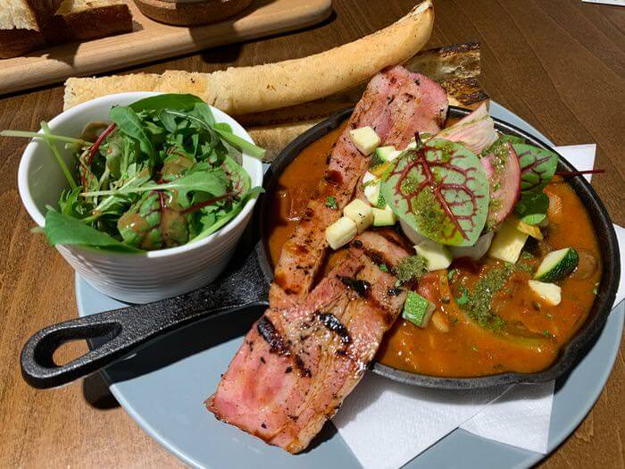 二十四分之一早午餐/新竹竹北早午餐推薦/戰斧豬排和各種剛出爐的麵包 - 第16張圖 新竹竹北早午餐推薦/二十四分之一早午餐手作麵包/煙燻番茄燉菜佐水波蛋