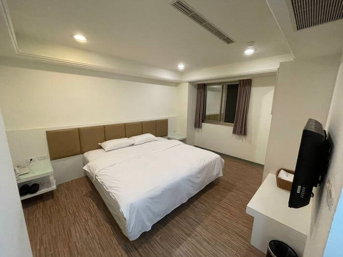 花漾時尚旅館 新竹竹北附近休息推薦 竹北火車站後站步行1分鐘 Black Sugar台灣旅遊家