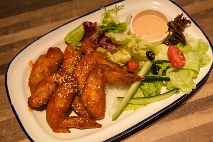 [新竹美食] 米塔咖啡餐酒館/Mita cafe bistro/巨城B1新開幕餐廳/新竹聚餐推薦/辣雞翅