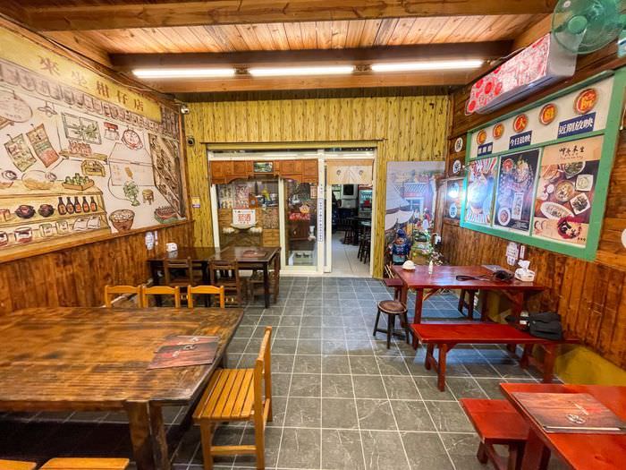 [竹北美食]呷奔來坐懷舊餐廳。新竹竹北多人合菜聚餐。竹北晚餐吃什麼~內用座位