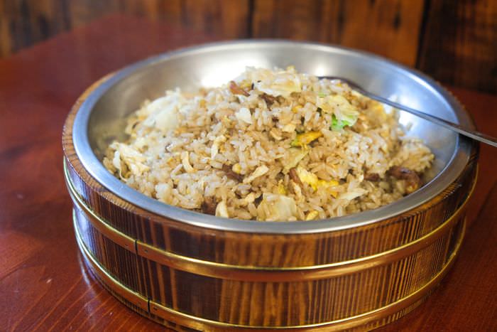 [竹北美食]呷奔來坐懷舊餐廳。新竹竹北多人合菜聚餐。竹北晚餐吃什麼~