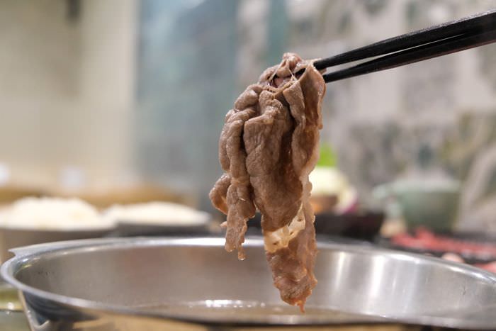 [新竹美食]湯作鍋物。新竹在地品牌。巨城附近火鍋聚餐推薦。牛肉