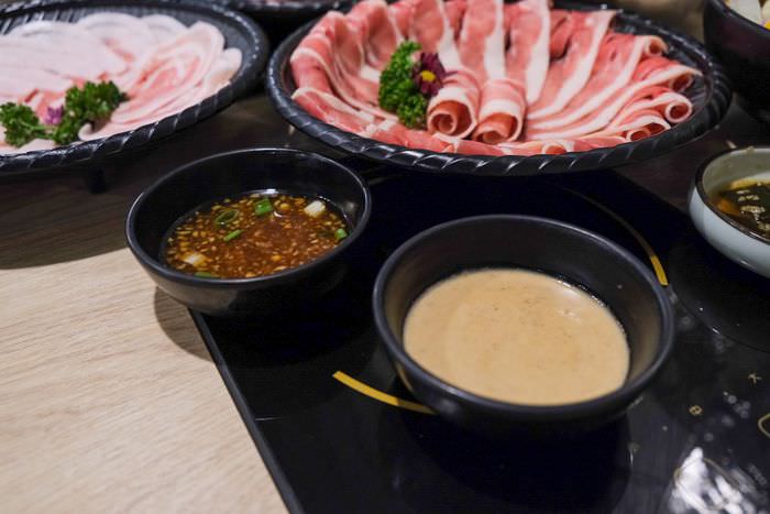 [新竹美食]湯作鍋物。新竹在地品牌。巨城附近火鍋聚餐推薦。醬料