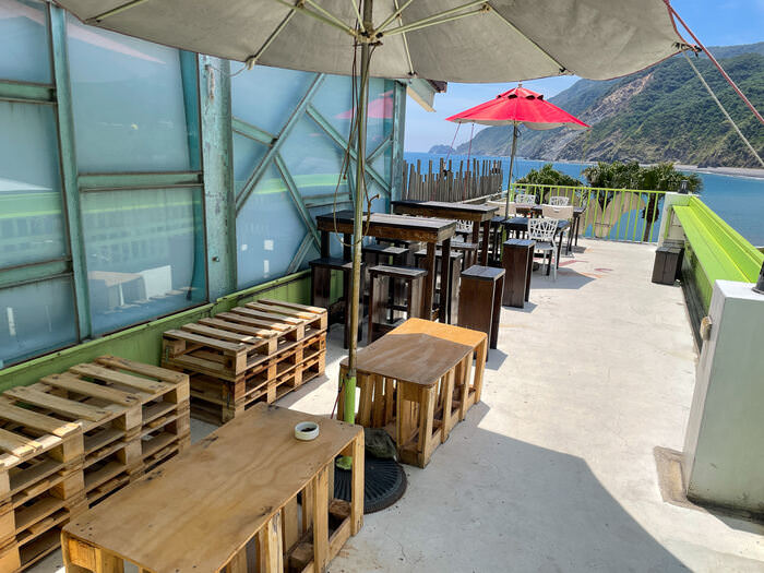 [蘇澳海景咖啡廳] We Cafe我們的海灣咖啡，南方澳Chill風景超好景觀餐廳。二樓海景景觀座位