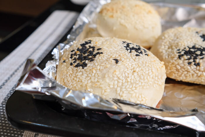 [宅配美食] 丞祖胡椒餅。新竹城隍廟經典必吃小吃，在網路上也可以網購宅配啦!