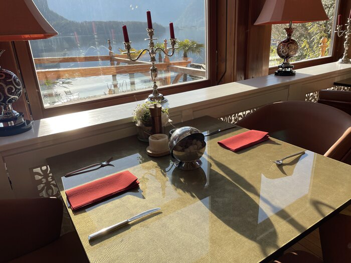 餐桌[奧捷自助] 哈修塔特Seehotel Grüner Baum，Hallstatt最美小鎮湖景飯店推薦。