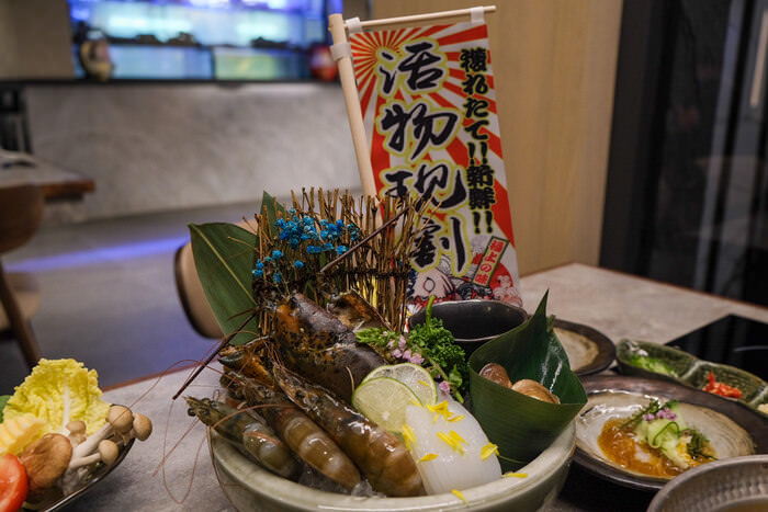 [新竹美食] 宗初火鍋。新竹大遠百附近美食推薦，日本究極A5和牛超讚。龍蝦