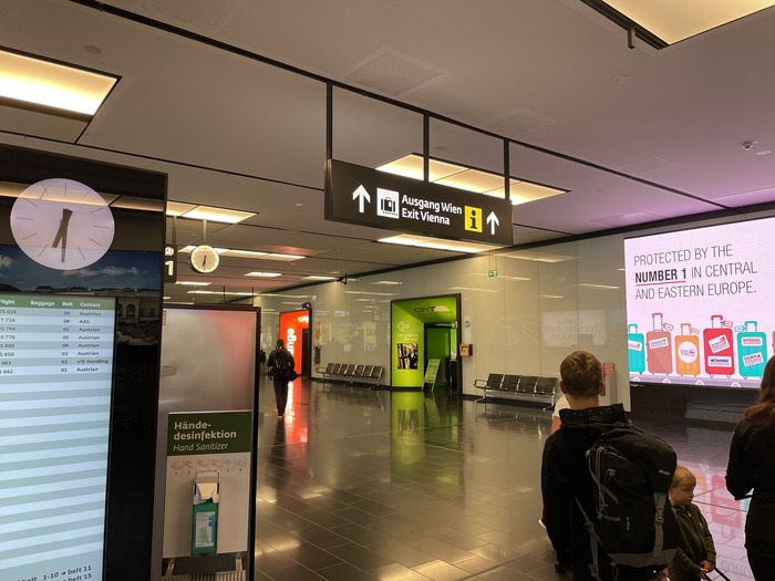 [奧捷自助] 維也納機場到市區中央車站交通攻略SOP。搭乘ÖBB。拿行李