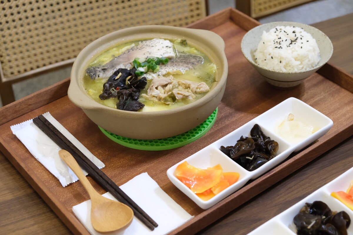 升火1927老屋餐廳。竹北美食,酸菜魚跟春雞都好吃。 - 第17張圖