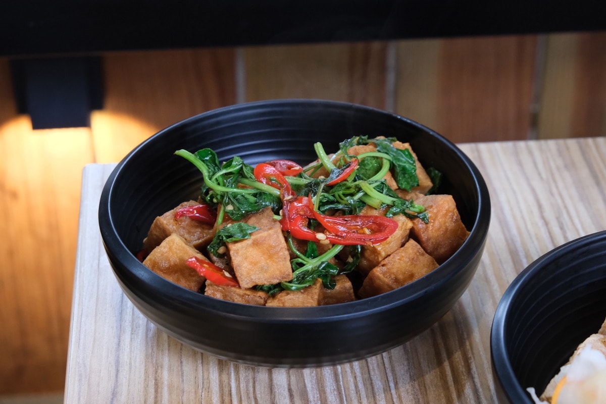 五味臭豆腐。新竹創意臭豆腐。皮蛋、椒麻、胡麻、五味醬口味。 - 第18張圖