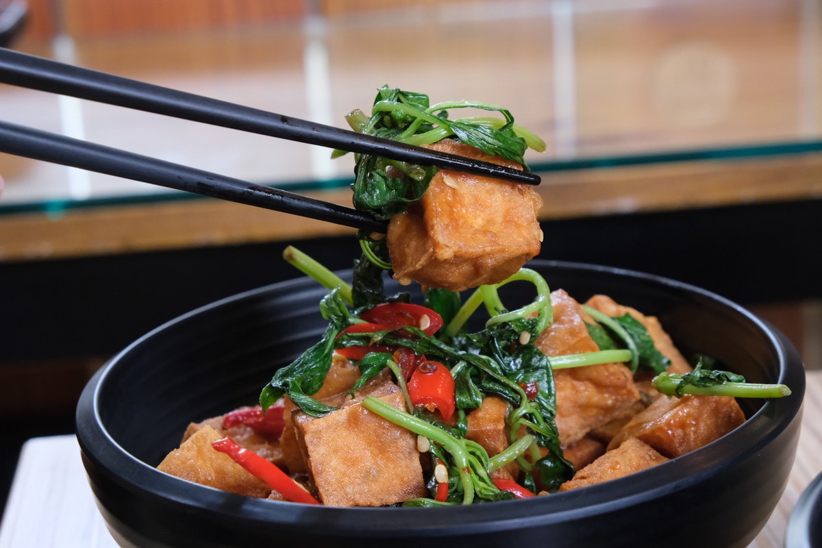 五味臭豆腐。新竹創意臭豆腐。皮蛋、椒麻、胡麻、五味醬口味。 - 第19張圖